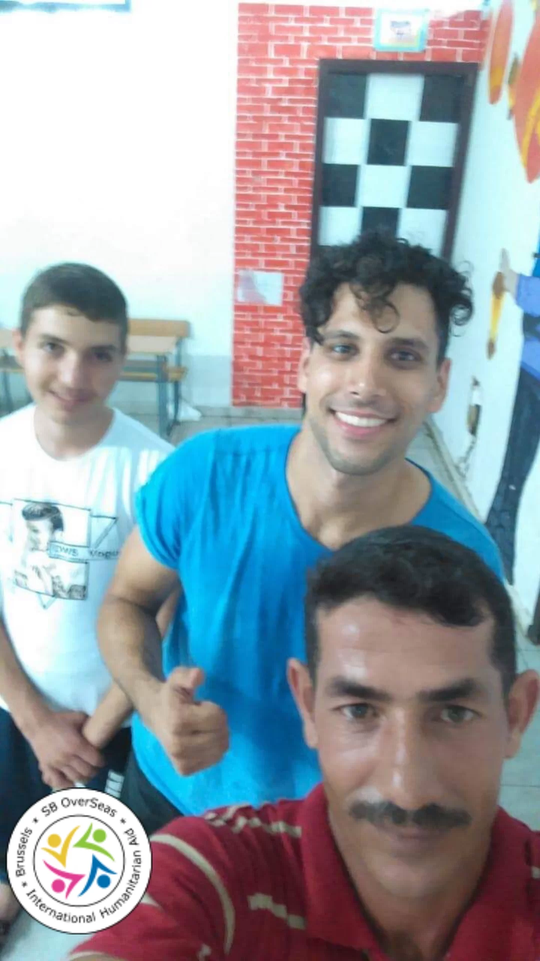 Les bénévoles apportent le fitness aux hommes à Saida